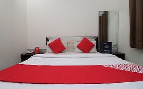 Oyo 24723 Hotel Atul Palace